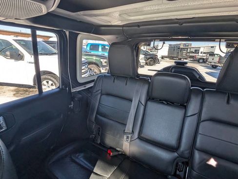 Used 2020 Jeep Wrangler Unlimited Sahara image 26