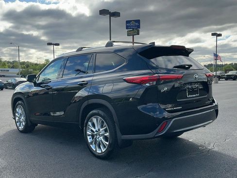 Used 2022 Toyota Highlander Limited AWD/4WD image 9