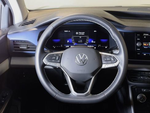 Used 2023 Volkswagen Taos SE w/ Panoramic Sunroof Package AWD/4WD image 12