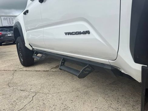 Used 2024 Toyota Tacoma TRD Off-Road AWD/4WD image 6