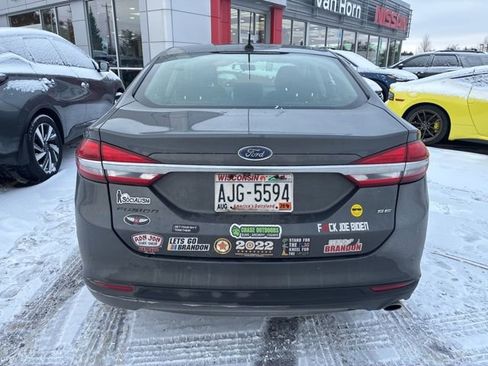 Used 2018 Ford Fusion SE w/ Fusion SE Technology Package image 11