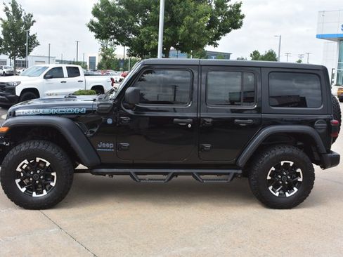 Used 2024 Jeep Wrangler Unlimited Rubicon 4xe w/ Technology Group AWD/4WD image 9