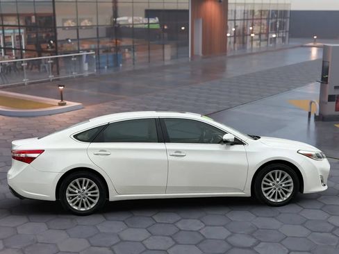Used 2014 Toyota Avalon XLE Premium FWD image 9