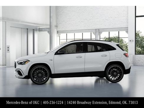 New 2026 Mercedes-Benz GLA 35 AMG 4MATIC image 35