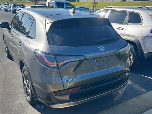 Used 2023 Honda HR-V EX-L image 9