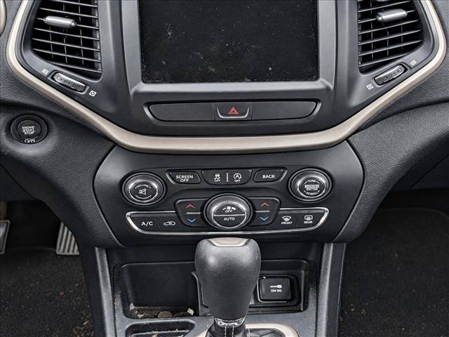 Used 2017 Jeep Cherokee Limited FWD image 10