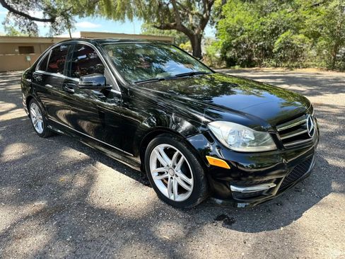 Used 2014 Mercedes-Benz C 250 Sedan image 3