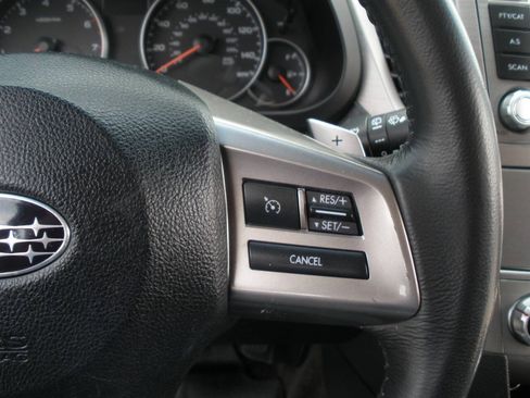 Used 2013 Subaru Outback 2.5i Premium AWD/4WD image 35