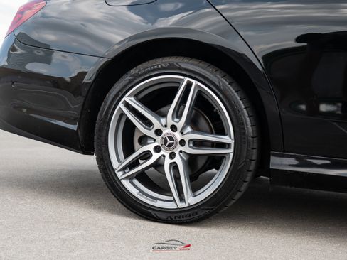 Used 2018 Mercedes-Benz E 300 4MATIC w/ AMG Line Exterior image 10