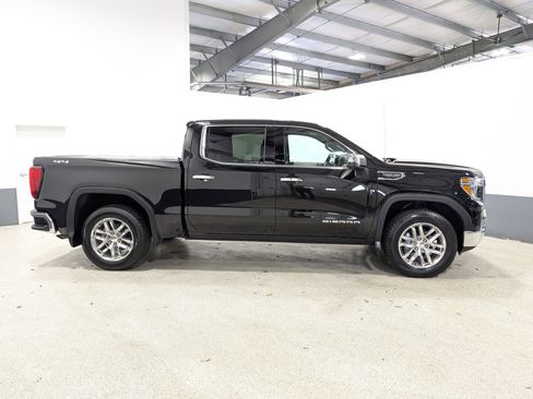 Used 2020 GMC Sierra 1500 SLT w/ SLT Convenience Package AWD/4WD image 2