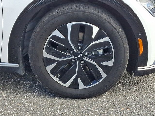 Used 2024 Kia EV6 Wind w/ Wind Technology Package AWD/4WD image 27
