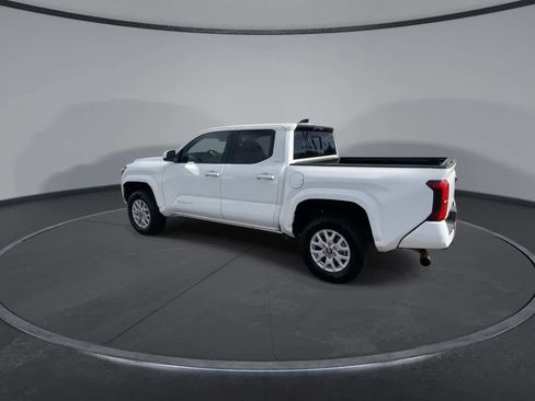 Certified 2025 Toyota Tacoma SR5 AWD/4WD image 6