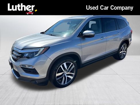 Used 2017 Honda Pilot Touring image 1