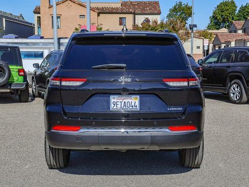 Used 2023 Jeep Grand Cherokee Laredo image 5
