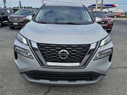 Used 2021 Nissan Rogue SV image 15