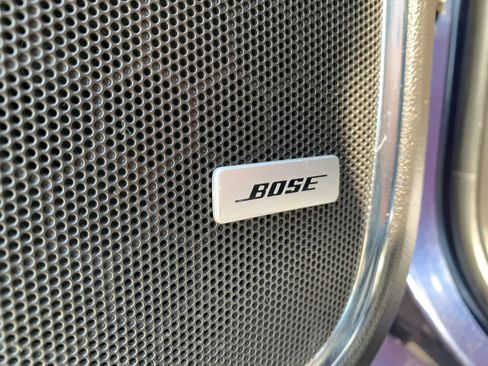 Used 2018 GMC Yukon SLT w/ Premium Edition image 18