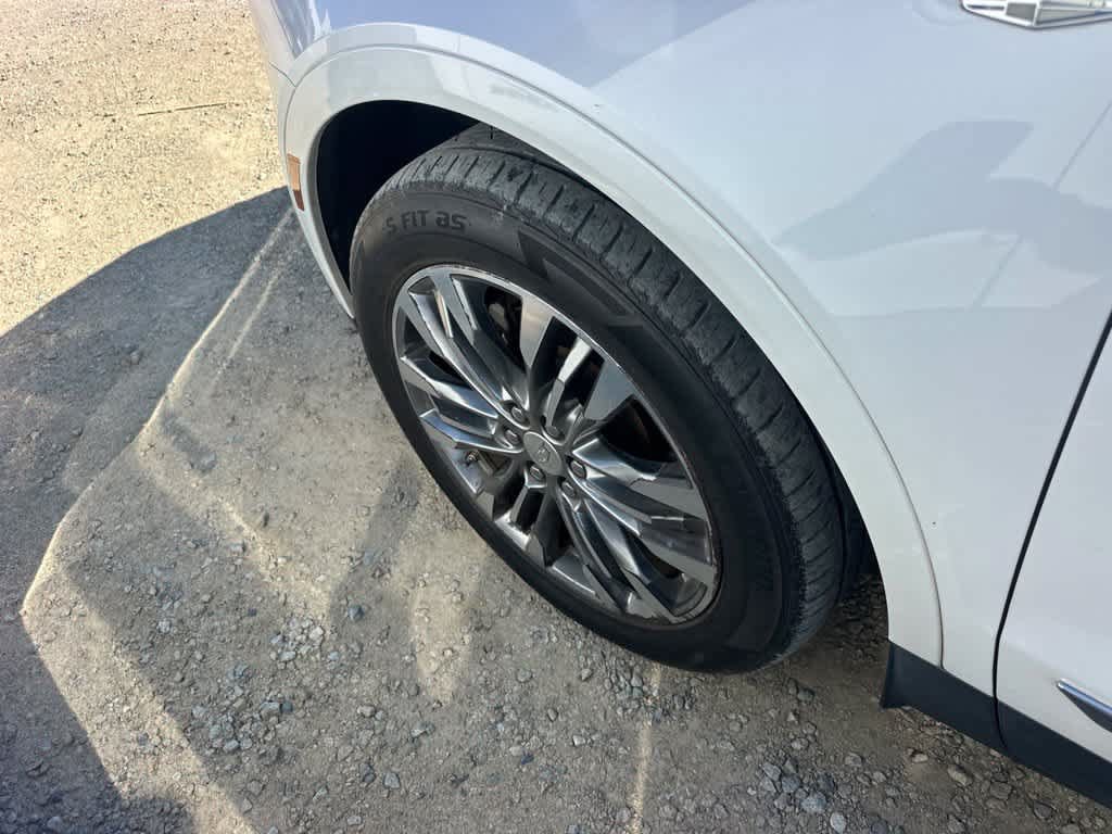 Used 2017 Cadillac XT5 Premium Luxury w/ LPO, Wheel Lock Package FWD image 6