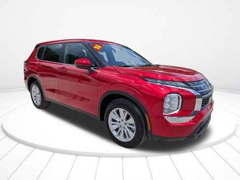 New 2026 Mitsubishi Outlander ES FWD image 2