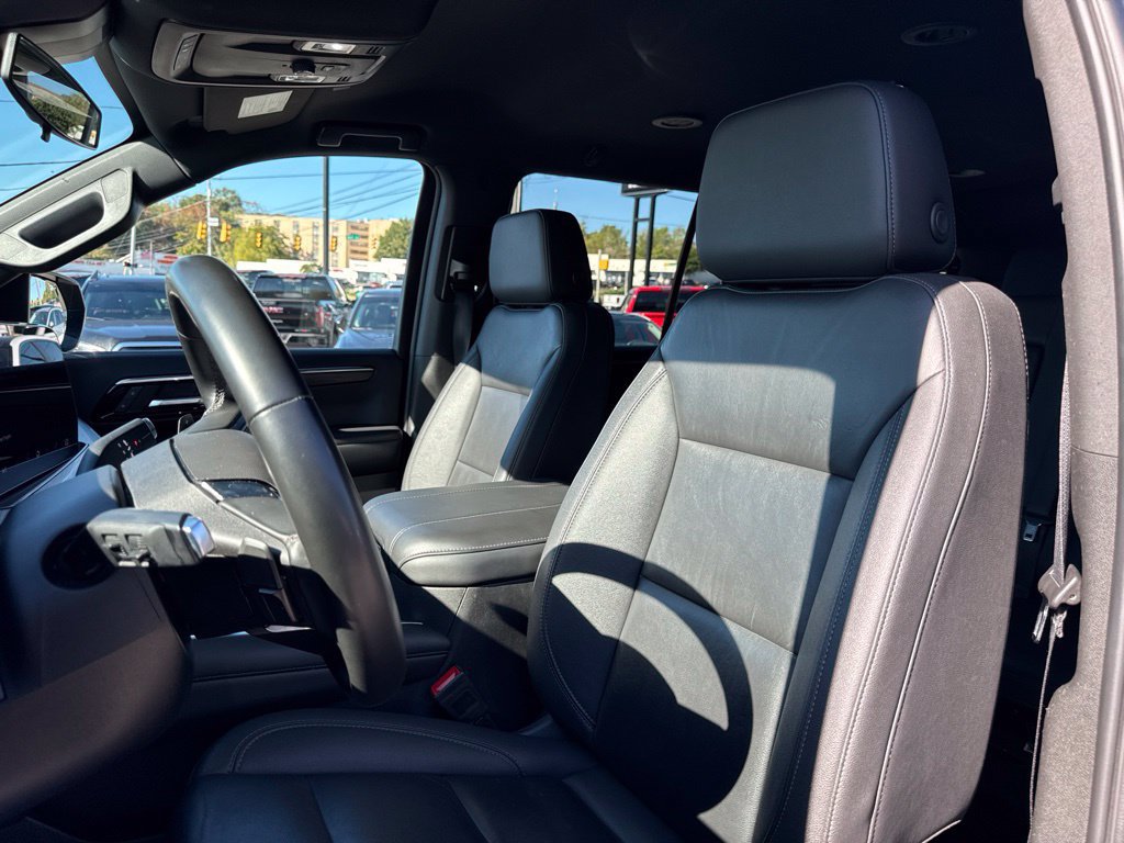 Used 2025 Chevrolet Tahoe LT AWD/4WD image 13