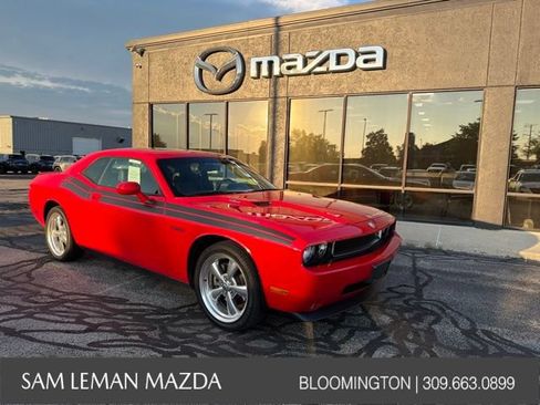 Used 2010 Dodge Challenger R/T RWD image 1