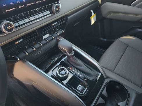 New 2026 Chevrolet Colorado ZR2 w/ Technology Package image 15