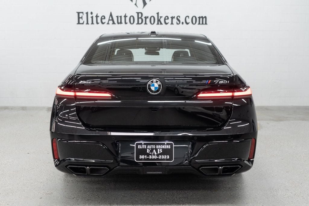 Used 2023 BMW 760i xDrive AWD/4WD image 4