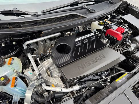 Used 2025 Nissan Rogue SL FWD image 39