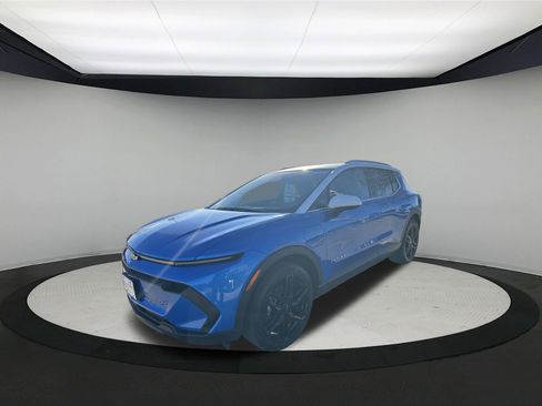 New 2026 Chevrolet Equinox EV LT image 3