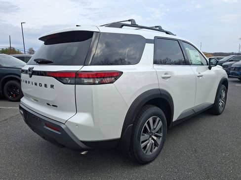 New 2026 Nissan Pathfinder SL AWD/4WD image 4