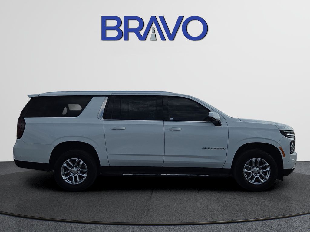 Used 2025 Chevrolet Suburban LT AWD/4WD image 5