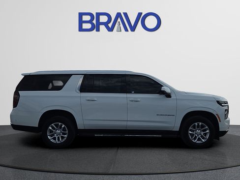 Used 2025 Chevrolet Suburban LT AWD/4WD image 5