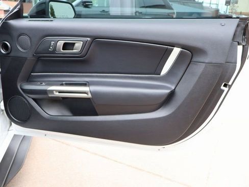 Used 2021 Ford Mustang Shelby GT500 w/ Technology Package RWD image 10