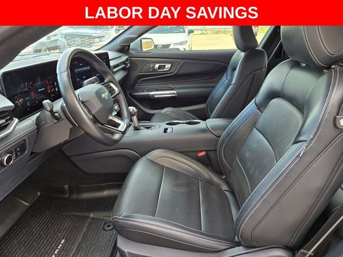 Used 2025 Ford Mustang GT Premium RWD image 9