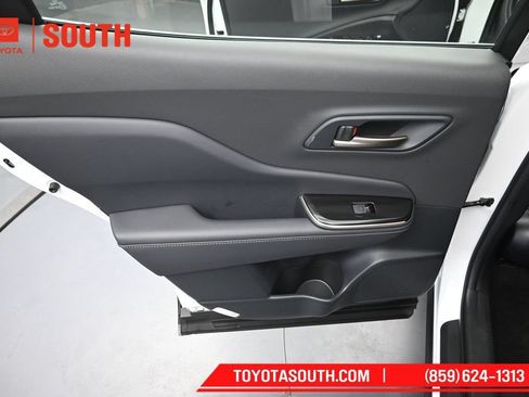 Used 2024 Toyota Crown AWD/4WD image 29