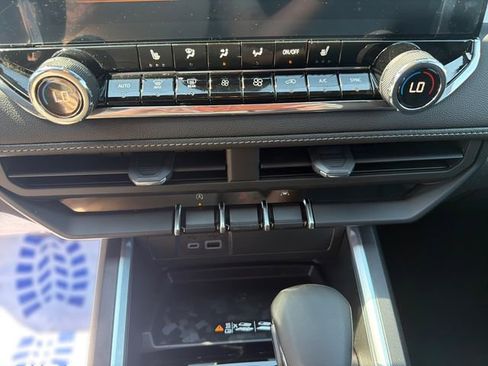 New 2026 Chevrolet Colorado LT w/ LT Convenience Package AWD/4WD image 26