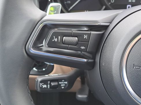 Used 2026 Porsche Macan image 30