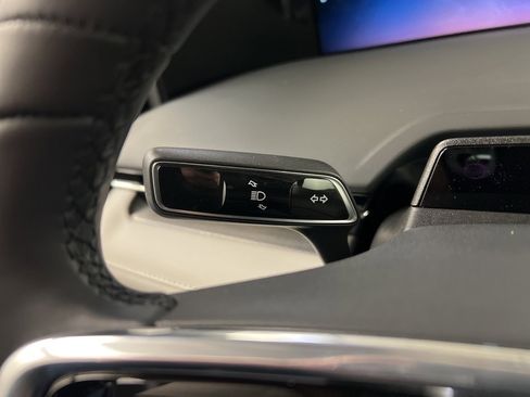 Used 2025 Lincoln Nautilus Premier image 22