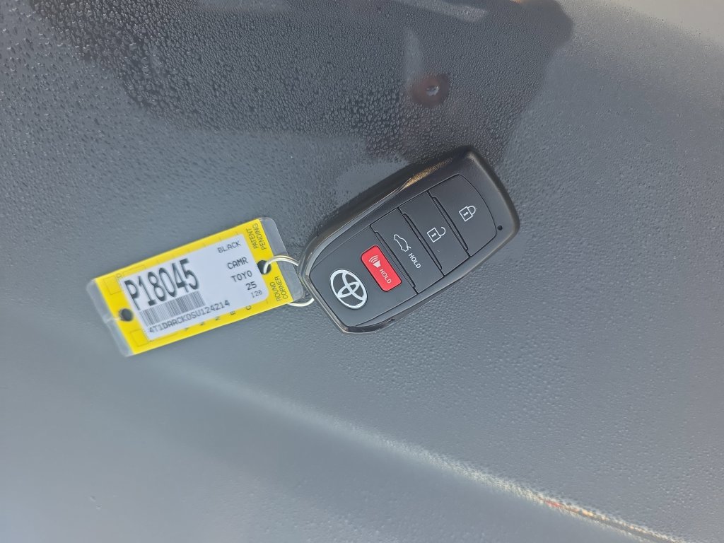 Used 2025 Toyota Camry SE w/ Convenience Package FWD image 26