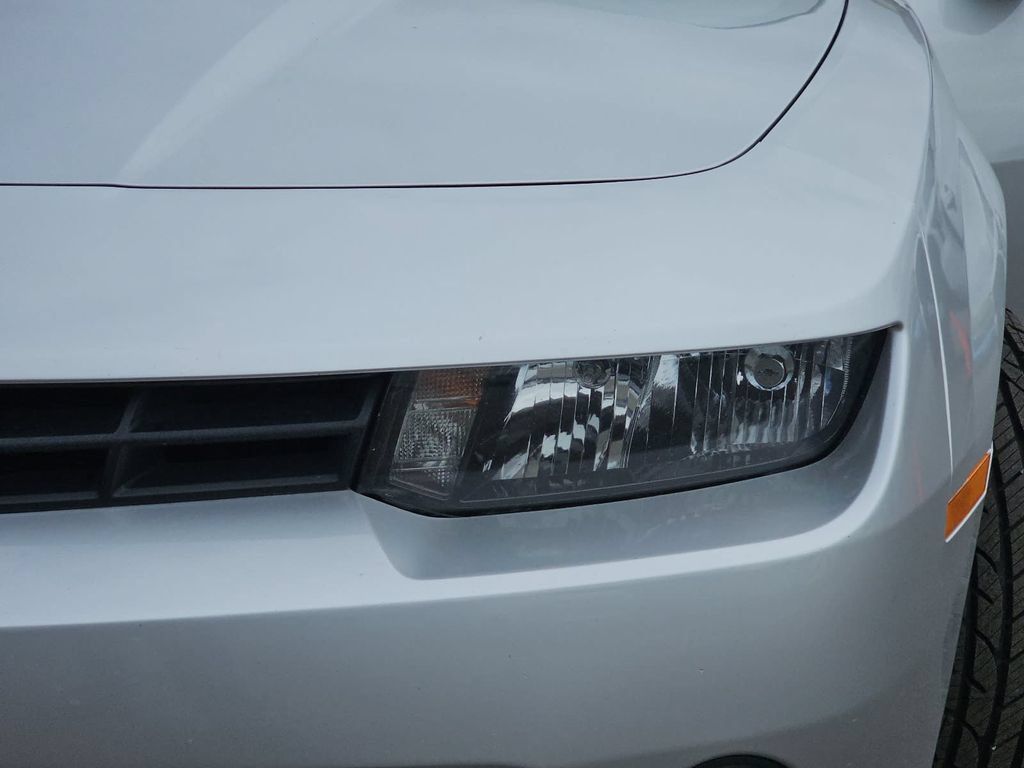 Used 2015 Chevrolet Camaro LT RWD image 32