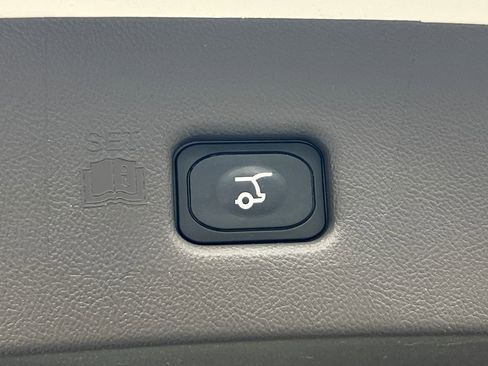 Used 2023 Lincoln Nautilus Reserve w/ Equipment Group 201A image 13