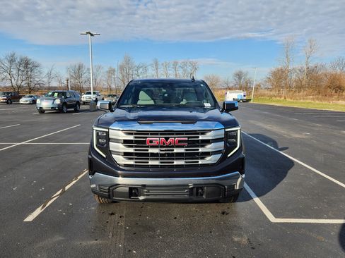 New 2026 GMC Sierra 1500 SLE image 2