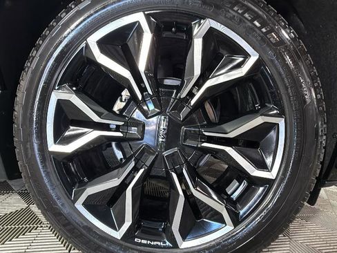 Used 2024 GMC Sierra EV Denali image 42