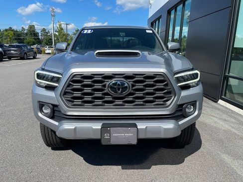 Used 2022 Toyota Tacoma TRD Sport w/ TRD Premium Sport Package AWD/4WD image 2