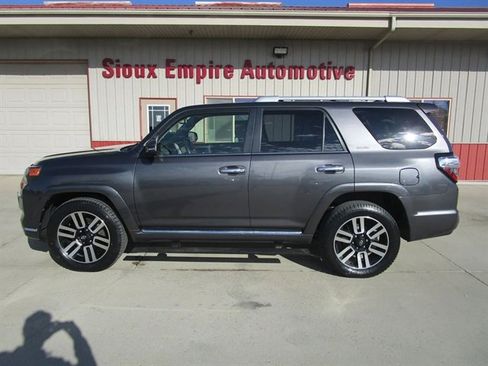 Used 2022 Toyota 4Runner Limited image 2