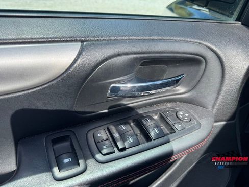 Used 2017 Dodge Grand Caravan GT image 20