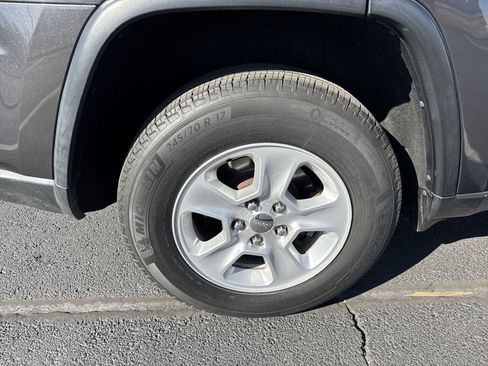 Used 2014 Jeep Grand Cherokee Laredo w/ Quick Order Package 23E image 10