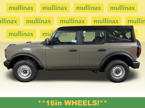 New 2025 Ford Bronco Base image 10