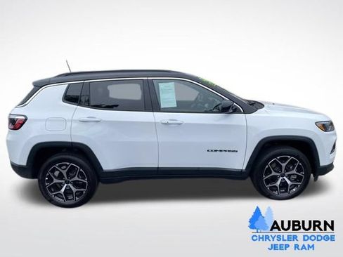 Used 2026 Jeep Compass Limited AWD/4WD image 8