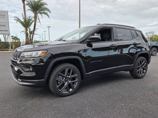 Used 2026 Jeep Compass Latitude AWD/4WD image 3