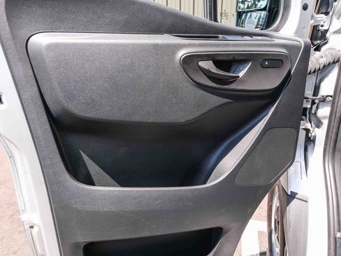 Used 2024 Mercedes-Benz Sprinter 2500 image 31